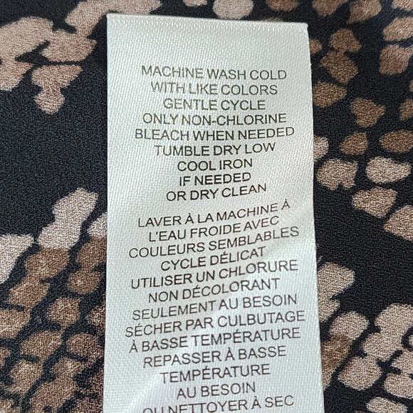 T Tahari Snakeskin Semi-Sheer V-Neck Blouse w/ Ruffle sleeve cuffs NWT Sz Large - Picture 8 of 8